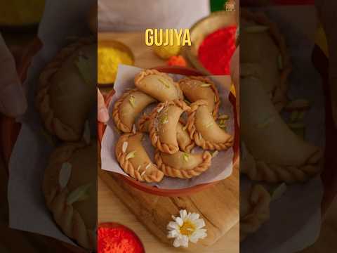 Holi Special Gujiya Recipe with Tips | मावा गुजिया | Chef Sanjyot Keer #shorts